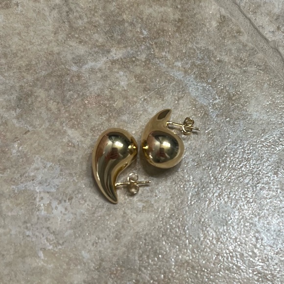 Tear drop earrings - Picture 2 of 2